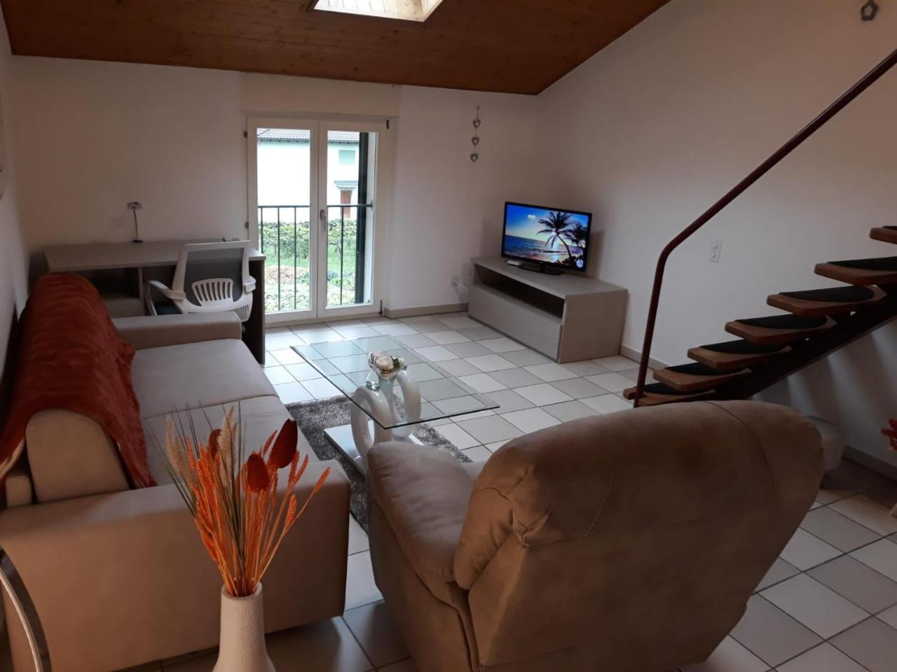 Holidays Homes Il Folletto Quartino ภายนอก รูปภาพ