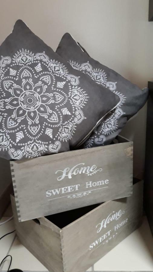 Holidays Homes Il Folletto Quartino ภายนอก รูปภาพ
