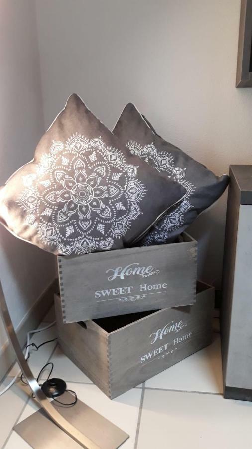Holidays Homes Il Folletto Quartino ภายนอก รูปภาพ